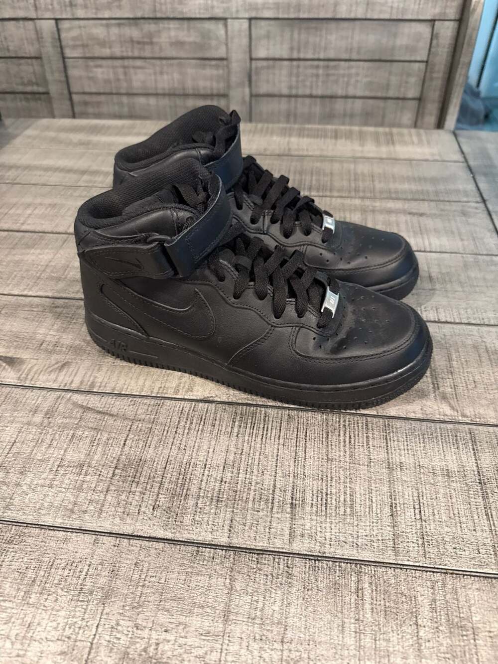 Nike Air Force 1 Mid '07 Triple Black Leather Sneakers Men’s Size 8.5